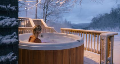 "The Arched Chalet" Stunning Green Mountain views close to Killington and Okemo