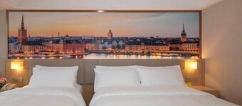Vienna Classic Hotel (Hengdian Film and Television City Dream Valley)