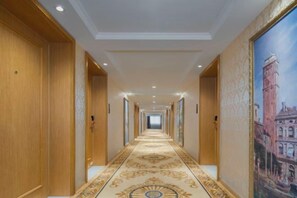 Unclassified image, 3 of 22, button - Vienna Classic Hotel (Hengdian Film and Television City Dream Valley) (Dongyang)