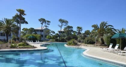 Fully Renovated House w/ Private Pool In Prime Plantation Location