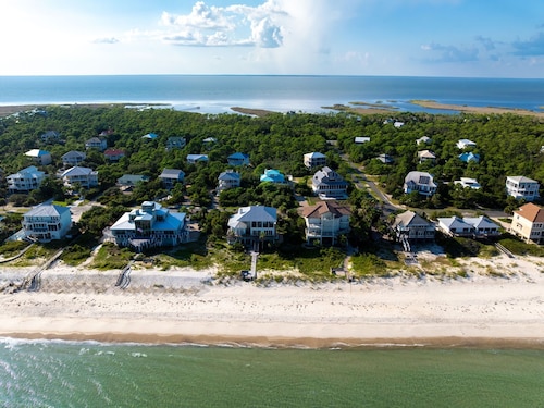 Fully Renovated House w/ Private Pool In Prime Plantation Location