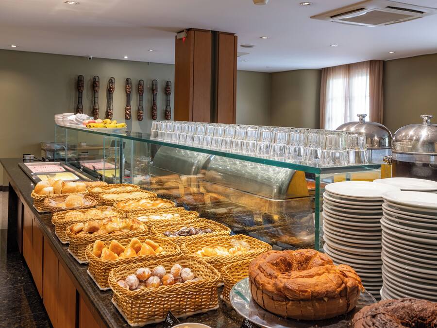 Der serveres morgenmad og brasilianske retter