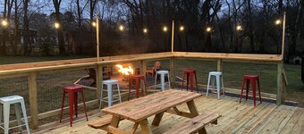 NEW 4BR/2.5BA Fenced 1+acres, 8 miles from Downtown! Game Garage and HUGE Deck!