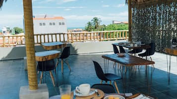 Desayuno a la carta gratuito y diario