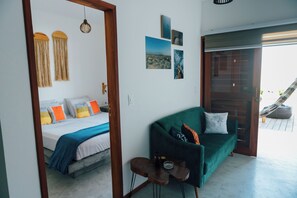 Minibar, decoración personalizada y muebles diferentes