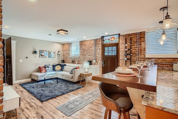 cozy living room w/75" Sony smart TV