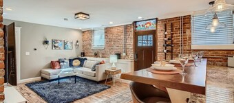 High End & Walkable Congress Park Guest Suite, Steps from Stores & Restaurants!