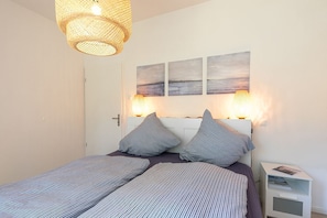 2 bedrooms, WiFi, bed sheets