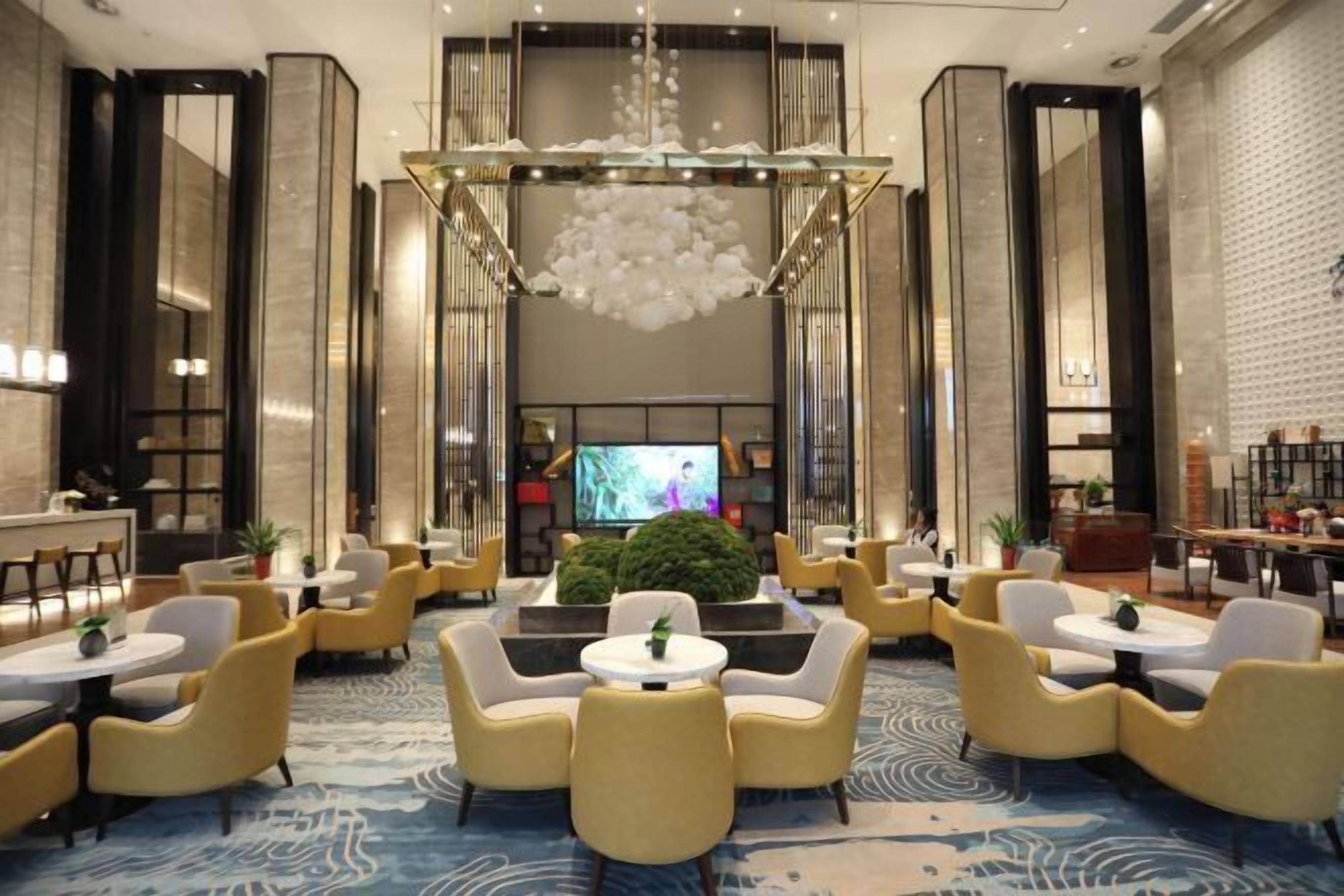 Lobby lounge