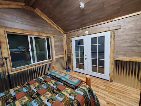 1 bedroom, in-room safe, free WiFi, bed sheets. Bunkhouse Dry Cabin Farm Rustic private secure