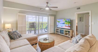 Very Large 2 Bdrm / 2 Bath - Great View-Private Serenity in Resort Style Complex