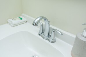 Combined shower/bathtub, hair dryer, towels, soap - Relax & Unwind at Your Home Away From Home. (Thomasville)