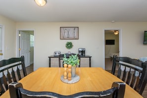 Dining - Relax & Unwind at Your Home Away From Home. (Thomasville)