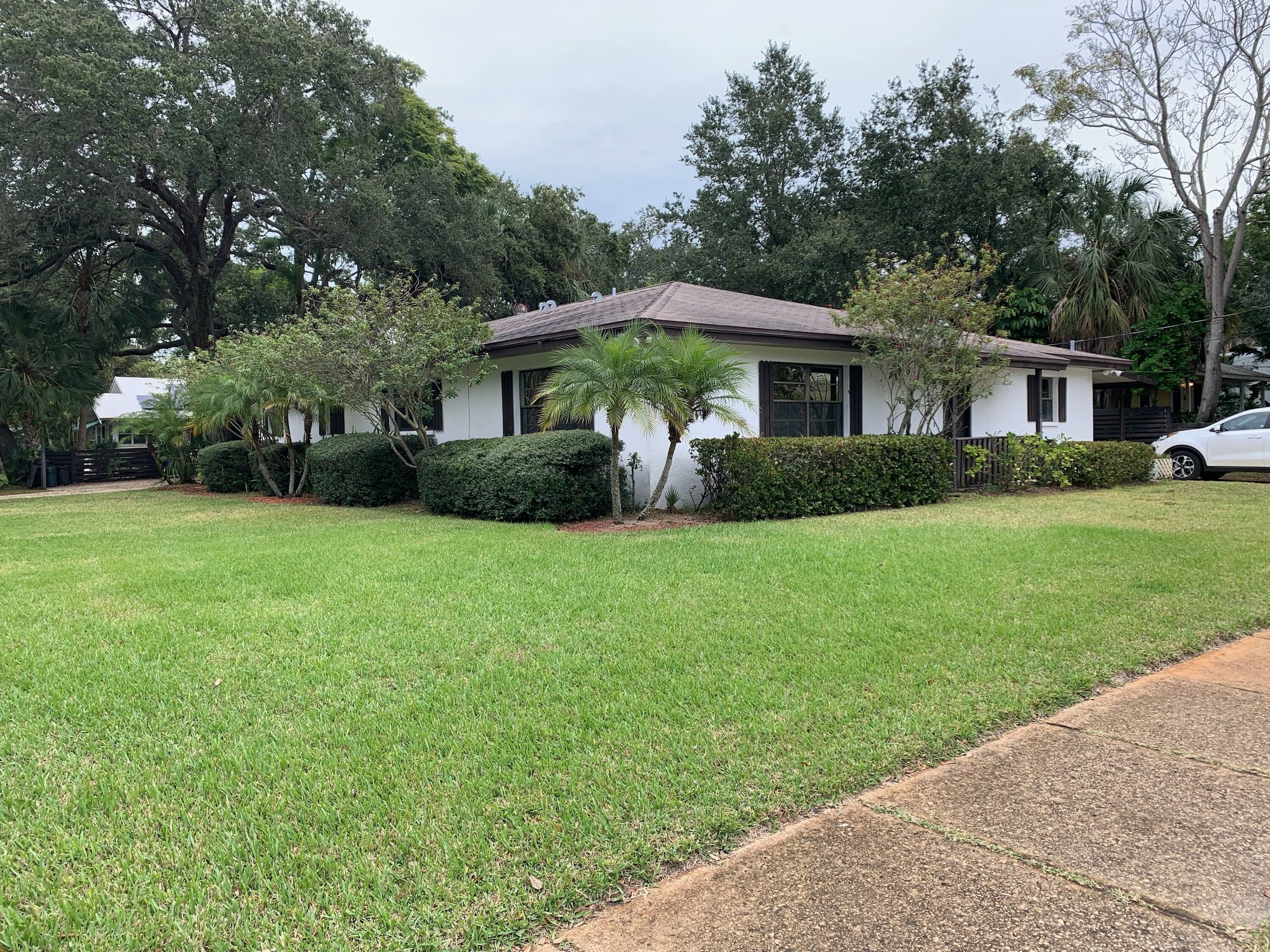 Gulfport 1BR 2 Bath, Steps to Downtown and Beach