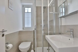 Douche, séchoir à cheveux