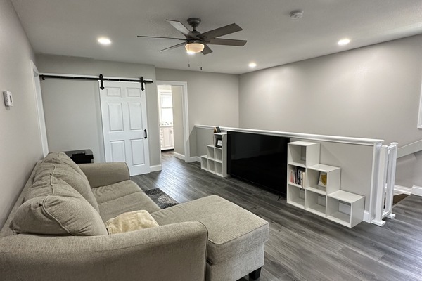 Smart TV, futbolito, libros