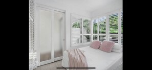 2 bedrooms, desk, iron/ironing board, Internet