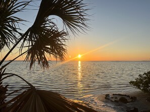 Beach nearby, sun-loungers, beach towels