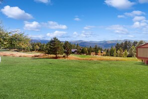 Property grounds - Sleek Tamarron Studio w/ Shared Pool, Hot Tub, Sauna, & Internet (Durango)