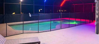 Spacious Getaway ~ Heated LED Pool & Ping Pong