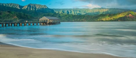 Beach nearby, sun-loungers, beach towels