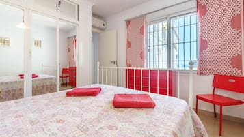 3 makuuhuonetta, silitysrauta/-lauta, ilmainen Wi-Fi, vuodevaatteet
