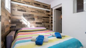 2 slaapkamers, een strijkplank/strijkijzer, gratis wifi, beddengoed