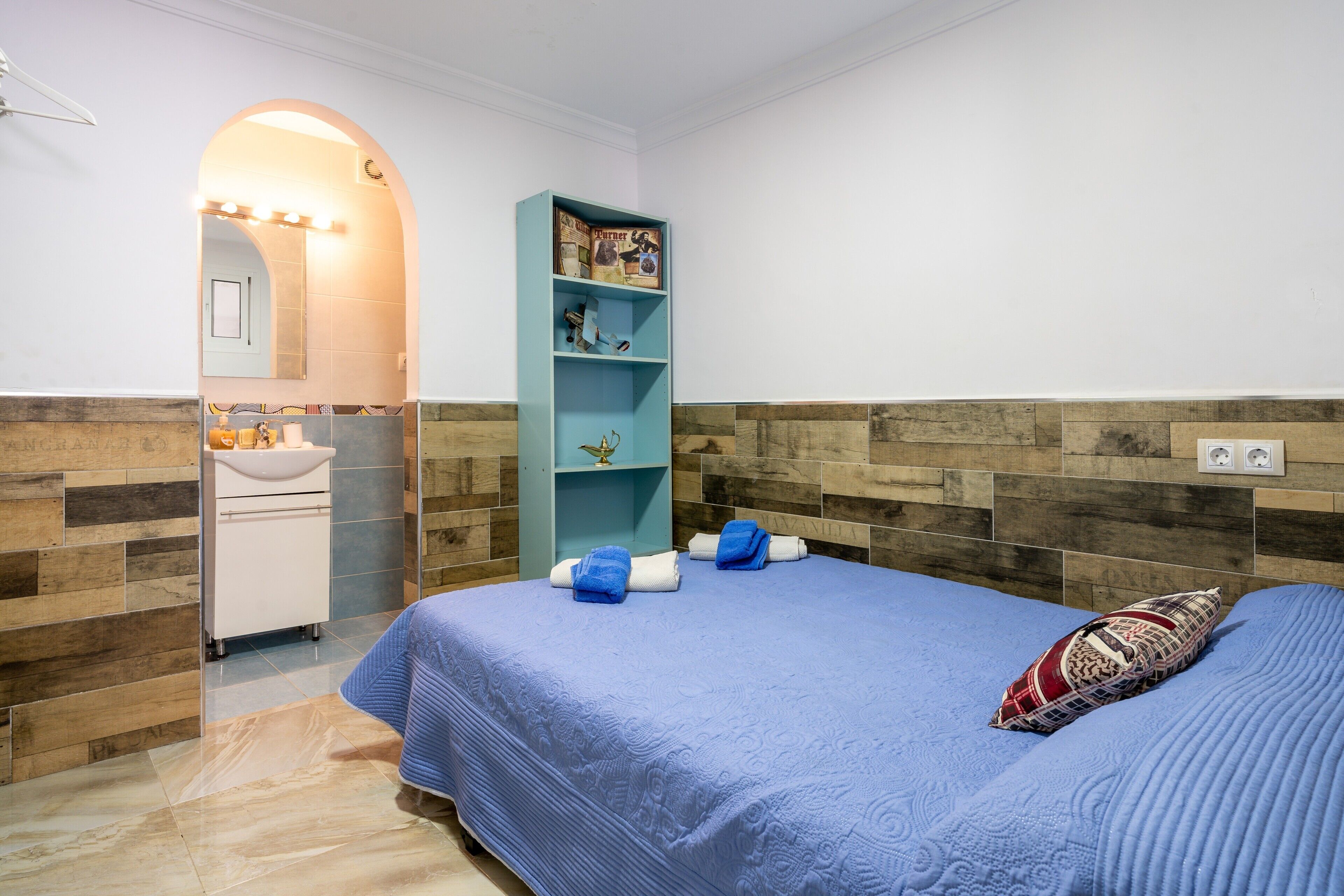 2 camere, ferro/asse da stiro, Wi-Fi gratuito, lenzuola