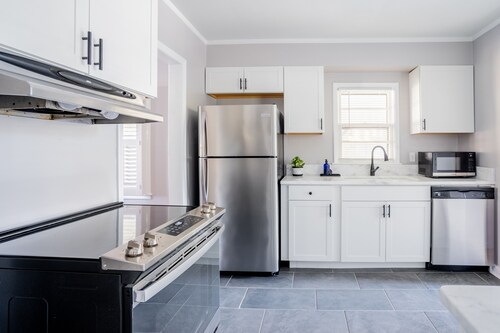 AMAZING East Memphis 3BDR Home w/ RELAXING DECK!