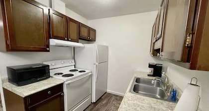 ★Spacious & Comfy Small-Town Gem♥ | ♛King Bed, pkg