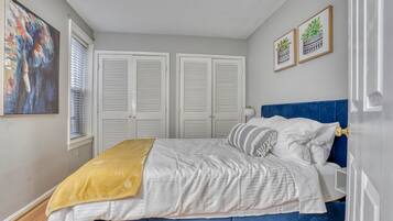 1 bedroom, iron/ironing board, free WiFi, bed sheets