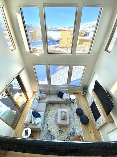 Beautiful Lakehouse on Pineview Reservoir near 3 ski resorts