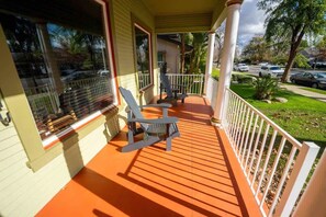 Terrace/patio - Downtown 3 bed newly renovated with amenities. (Bakersfield)