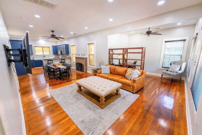 Downtown Bakersfield Home w/ Yard & Smart-TVs