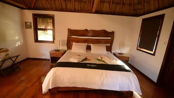 Deluxe-Einzelzimmer, 1 King-Bett, Meerblick | Zimmersafe, Schreibtisch, laptopgeeigneter Arbeitsplatz