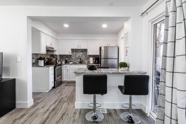Fridge, microwave, oven, stovetop - NEW Cozy Renovated Townhome | 25 min to Denver (Northglenn)