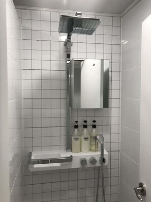 Bathroom - Step Inn Myeongdong 2 (Seoul)