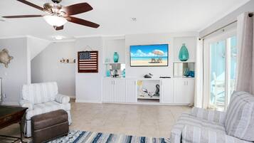 House, Multiple Beds (Pelican Crossing) | Living area