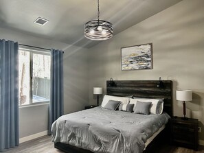 3 habitaciones, escritorio, tabla de planchar con plancha y wifi gratis 
