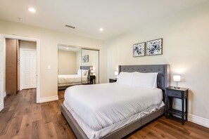 4 bedrooms, desk, iron/ironing board, travel cot