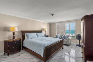 2 bedrooms, iron/ironing board, free WiFi, bed sheets - Ocean Views from Screened Lanai, Private Beach, Heated Pool, Tennis, Parking - enjoy luxury living! (Sarasota)