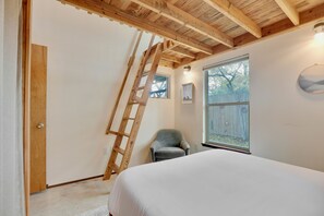 2 bedrooms, desk, iron/ironing board, travel cot