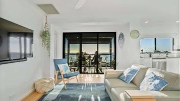 TV, Netflix, streaming services, offices