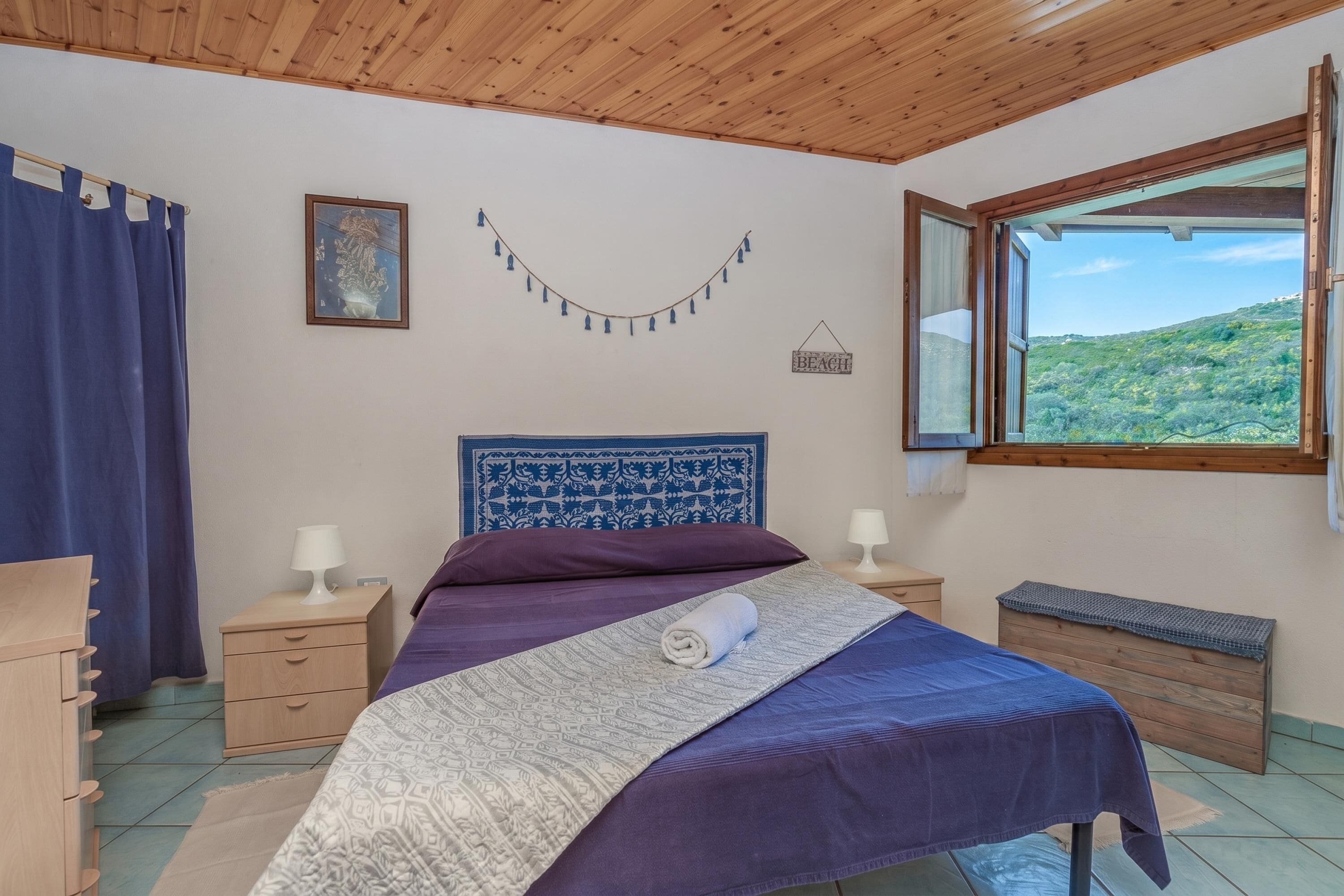 Family Apartment, Multiple Bedrooms (Blue&Green House With Shared Pool)