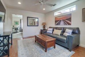 Smart TV - Tranquil 2 Bedroom w/ Fenced Yard...Walking Distance to La Mesa Village (La Mesa)