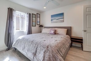 2 bedrooms, desk, iron/ironing board, free WiFi - Tranquil 2 Bedroom w/ Fenced Yard...Walking Distance to La Mesa Village (La Mesa)