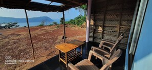 Outdoor dining - Indipendent Beach view cottages (Gokarna)