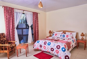 Desk, bed sheets - Galaxy Inn - Athi River (Athi River)