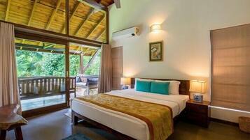 Room, 2 Bedrooms | Iron/ironing board, free WiFi