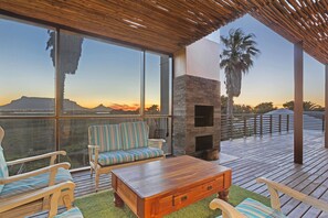 Casa luna di miele | Area soggiorno | TV